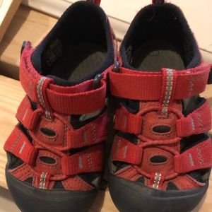 Toddler size 7 Keens